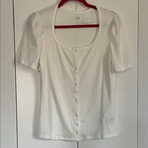 GAP White Short-Sleeve Button-Front Scoop Neck Top